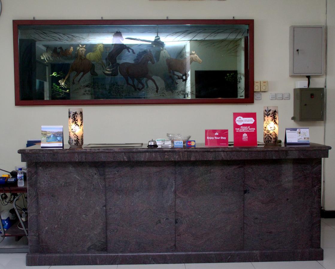 Zen Rooms Gubeng Kertajaya Surabaya Bagian luar foto