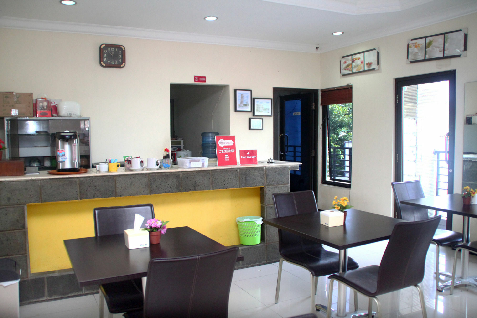 Zen Rooms Gubeng Kertajaya Surabaya Bagian luar foto