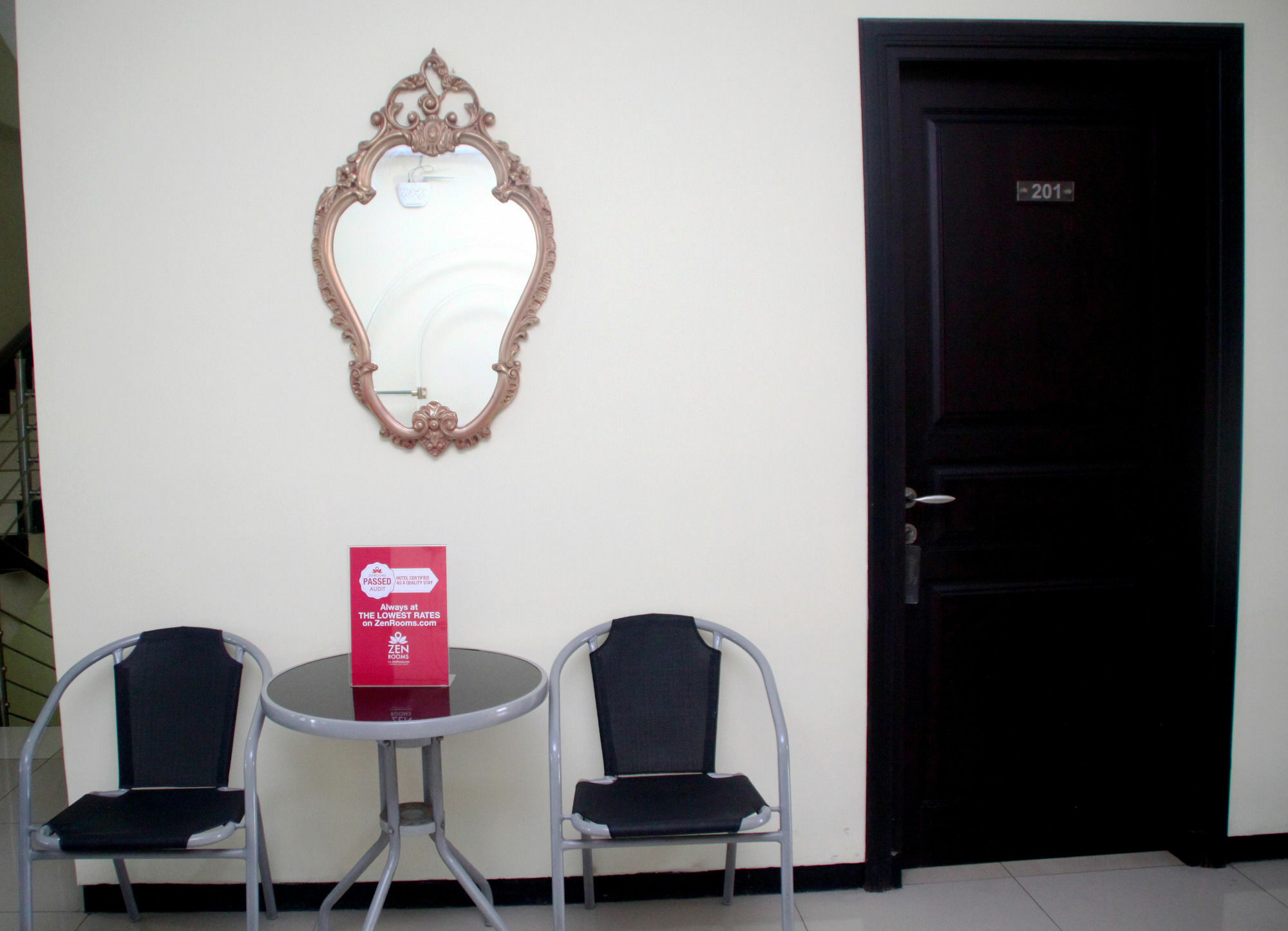 Zen Rooms Gubeng Kertajaya Surabaya Bagian luar foto