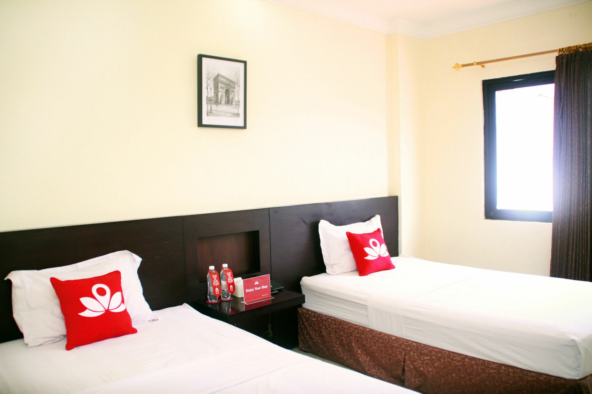 Zen Rooms Gubeng Kertajaya Surabaya Bagian luar foto