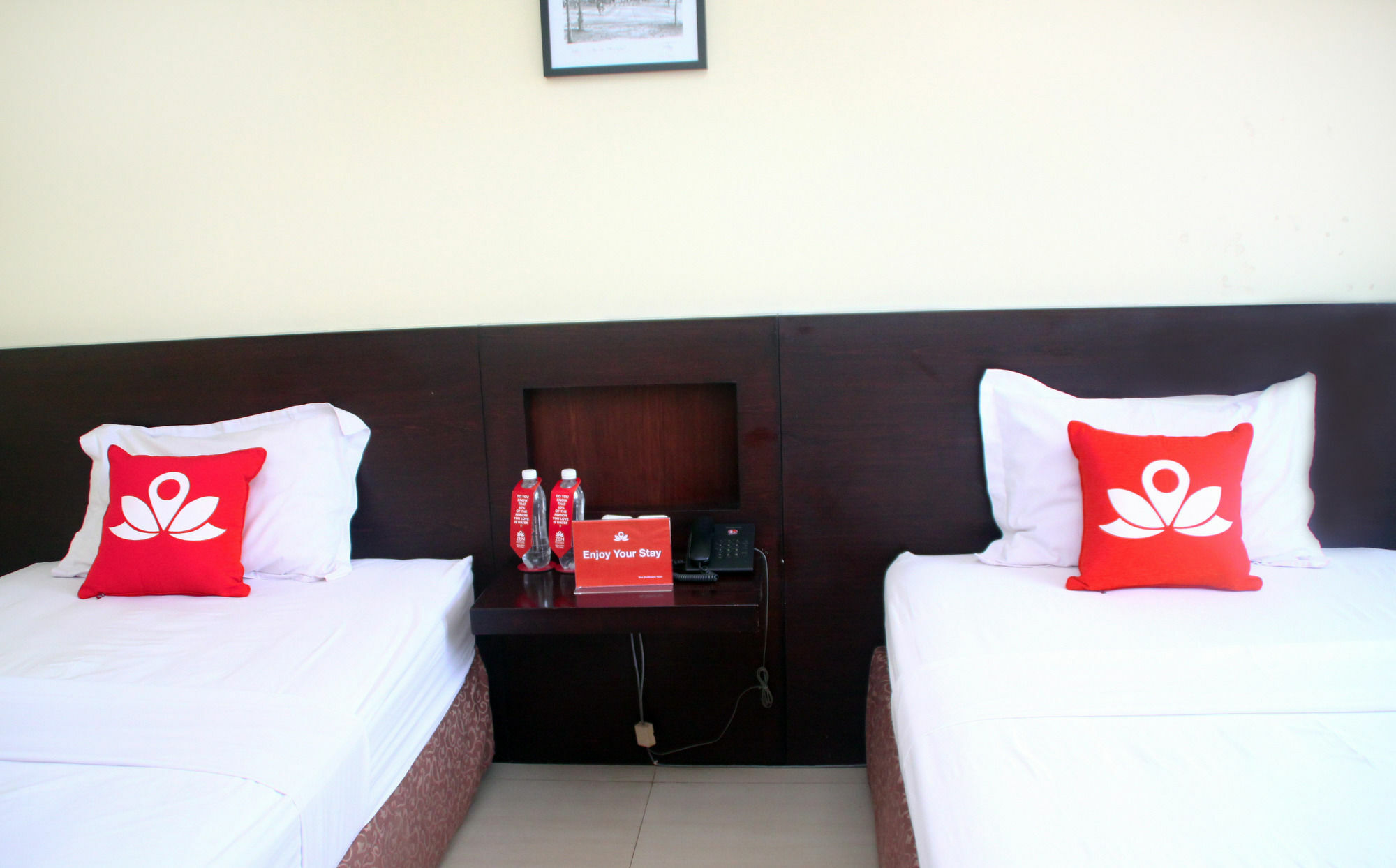 Zen Rooms Gubeng Kertajaya Surabaya Bagian luar foto